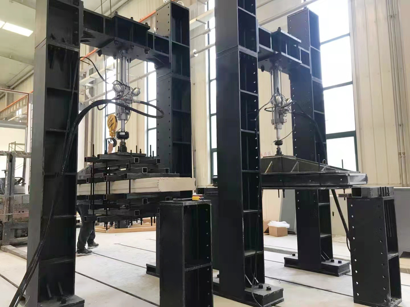 结构修建质料疲劳试验_电液伺服新闻万能试验机_复合质料力学性能测试仪_疲劳试验机制造商_伟易博